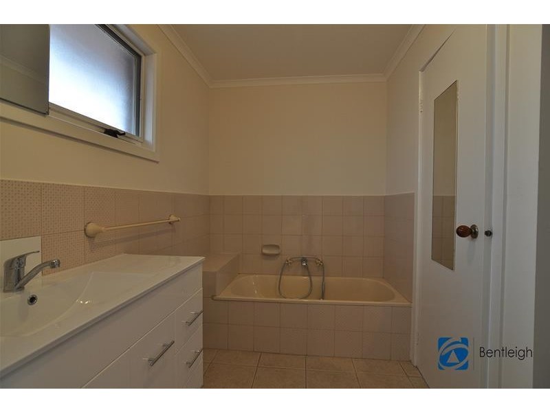 2/5 Dega Avenue, Bentleigh East VIC 3165