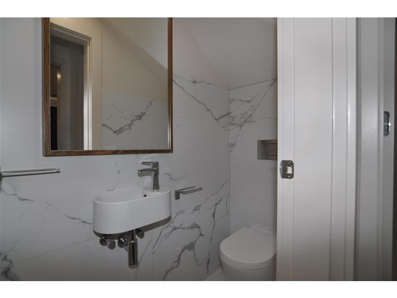 1A Rayern Court, Bentleigh East VIC 3165