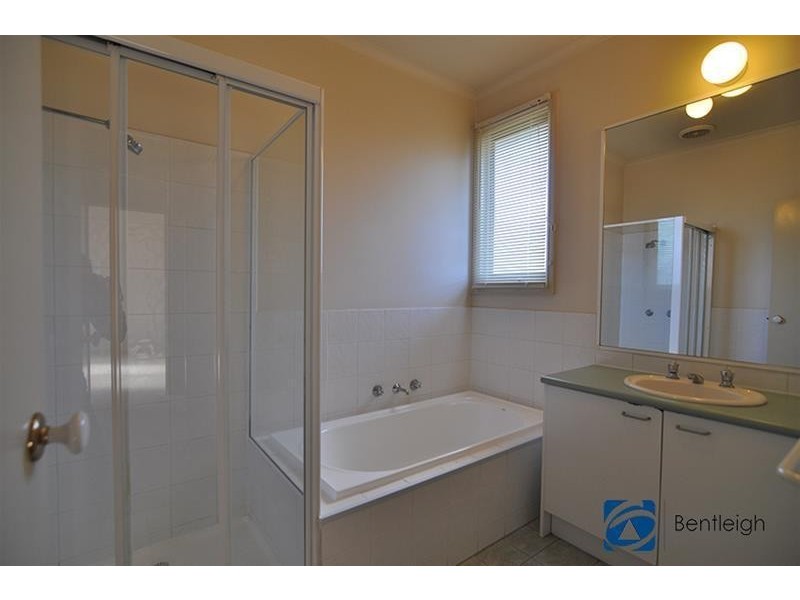 3/2  Garden Road, Bentleigh East VIC 3165