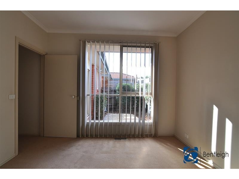 3/2  Garden Road, Bentleigh East VIC 3165