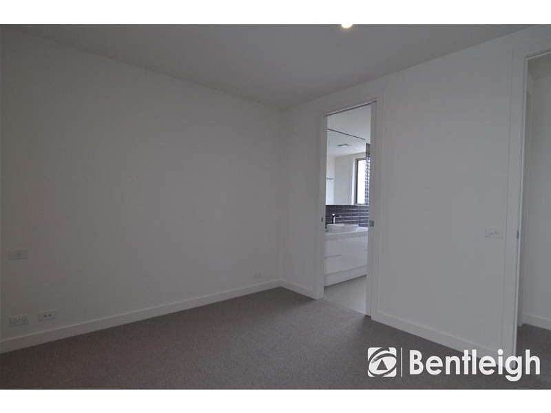 2/33 Browns Road, Bentleigh East VIC 3165