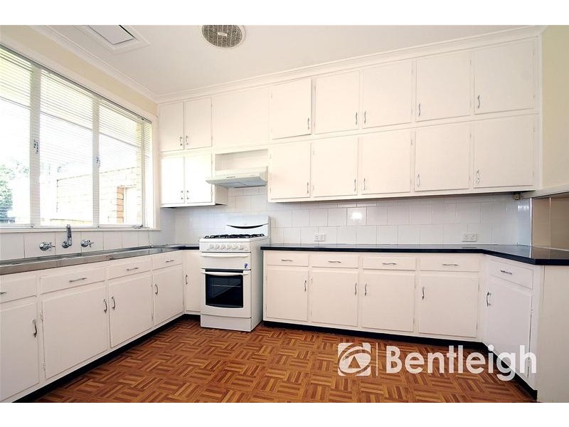 14 Bristol Street, Bentleigh East VIC 3165