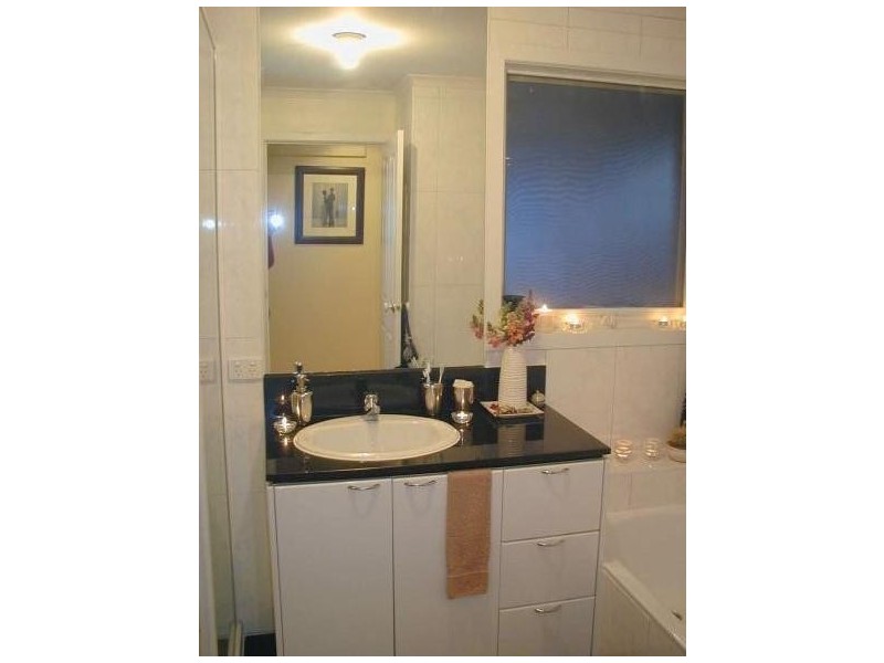 2 Small Road, Bentleigh VIC 3204