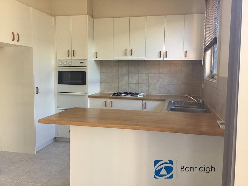 3/2 Garden Road, Bentleigh East VIC 3165