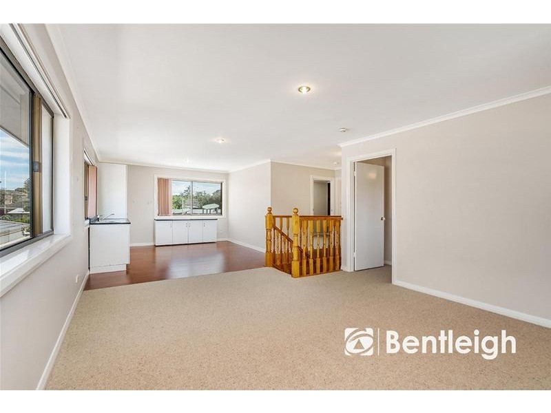 29 Friendship Square, Cheltenham VIC 3192