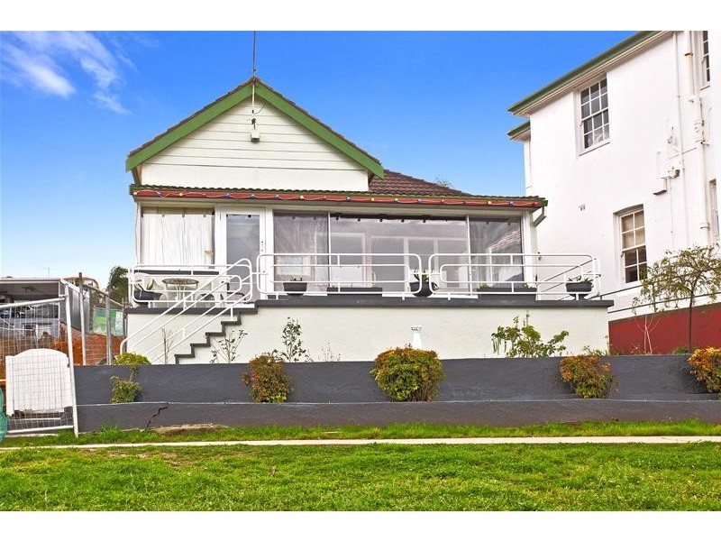 25 Fairlight Crescent, Fairlight NSW 2094