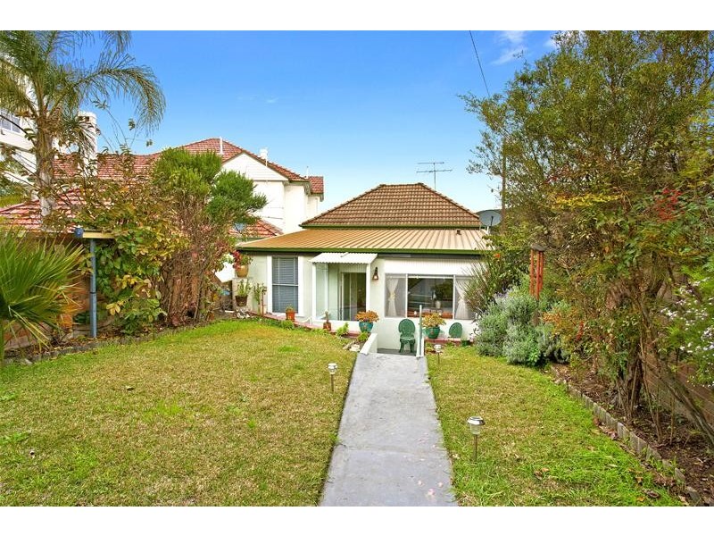 25 Fairlight Crescent, Fairlight NSW 2094