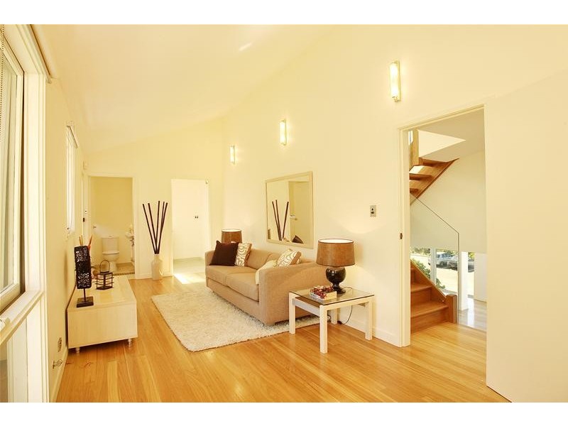 16 Carrington Parade, Freshwater NSW 2096