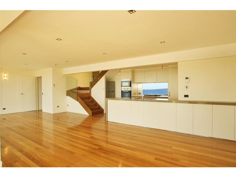 16 Carrington Parade, Freshwater NSW 2096