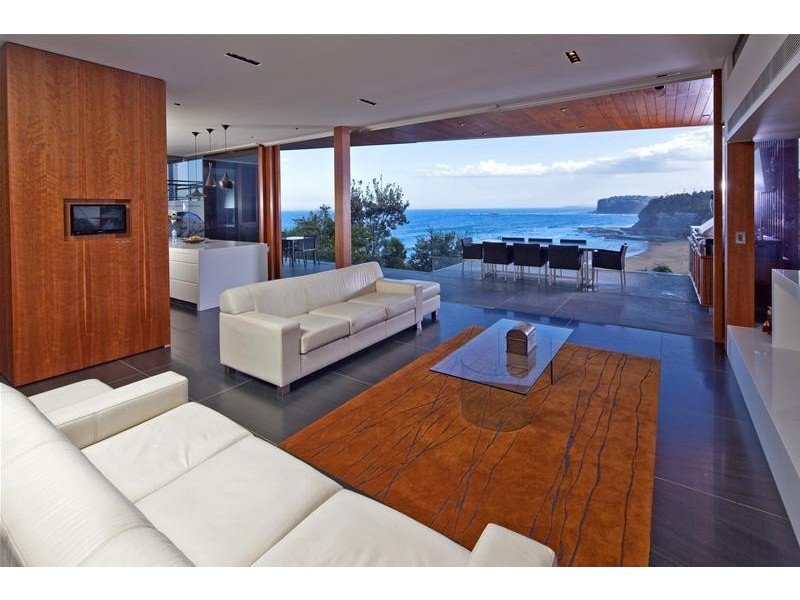 32 The Serpentine, Bilgola NSW 2107