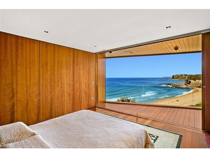 32 The Serpentine, Bilgola NSW 2107