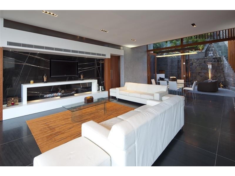 32 The Serpentine, Bilgola NSW 2107