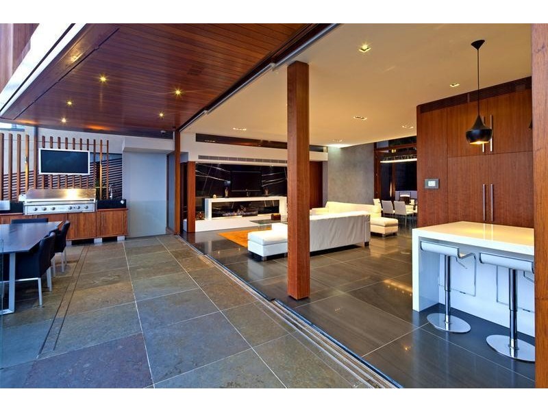 32 The Serpentine, Bilgola NSW 2107