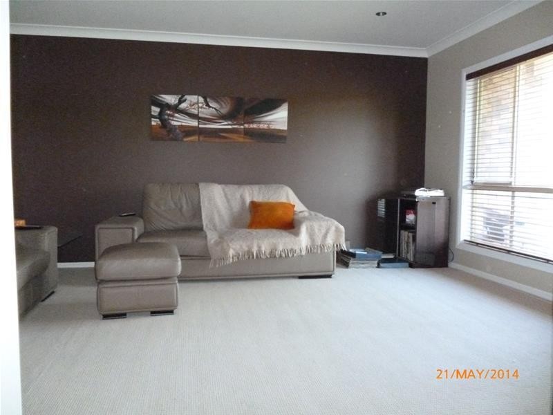 10 Hillside Drive, Albion Park NSW 2527