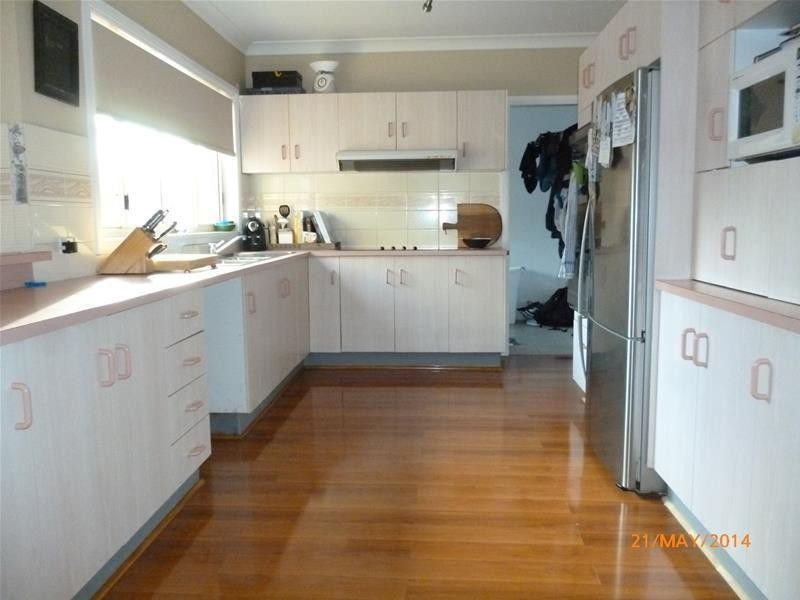 10 Hillside Drive, Albion Park NSW 2527