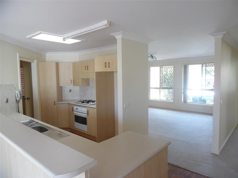 2/32 Cachia Bld, Horsley NSW 2530