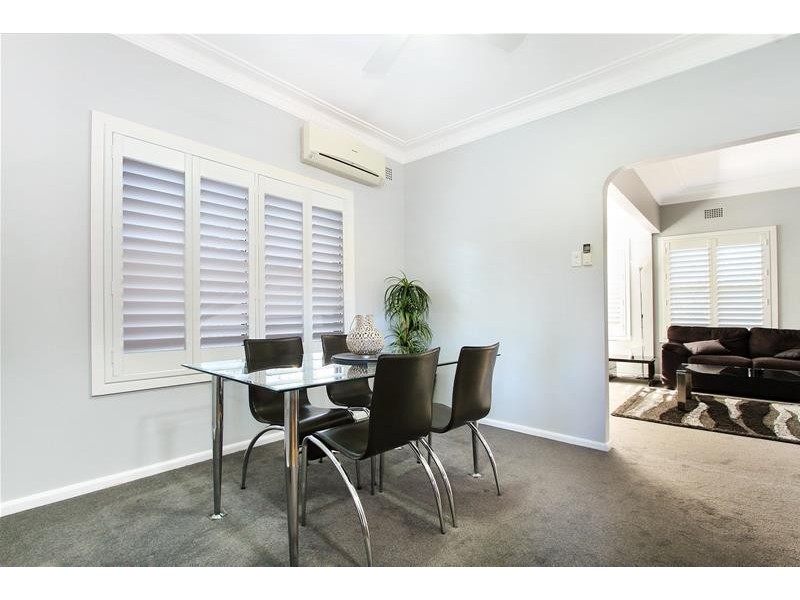 12 Abercrombie Street, West Wollongong NSW 2500
