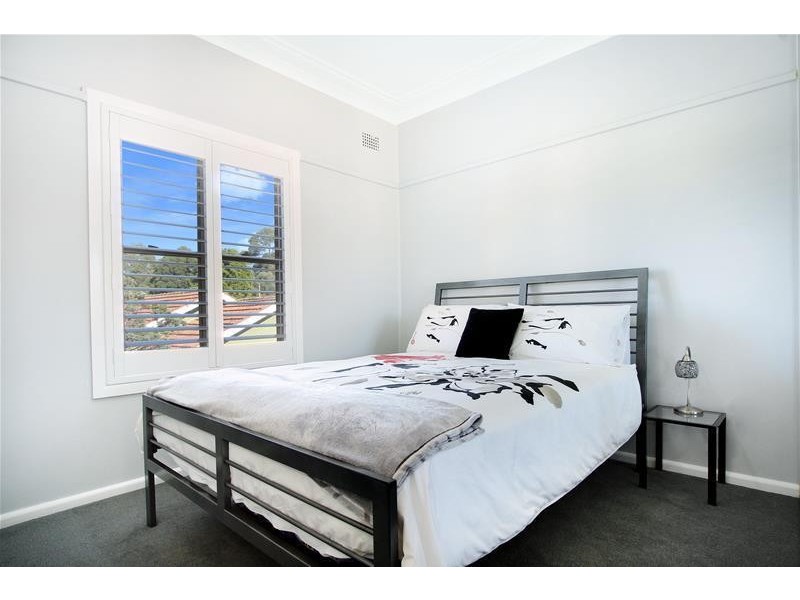 12 Abercrombie Street, West Wollongong NSW 2500