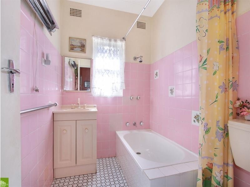 30 Abercrombie Street, West Wollongong NSW 2500