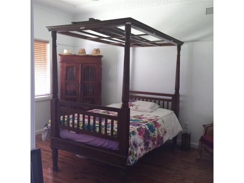 19 Prospect Street, Mount Saint Thomas NSW 2500