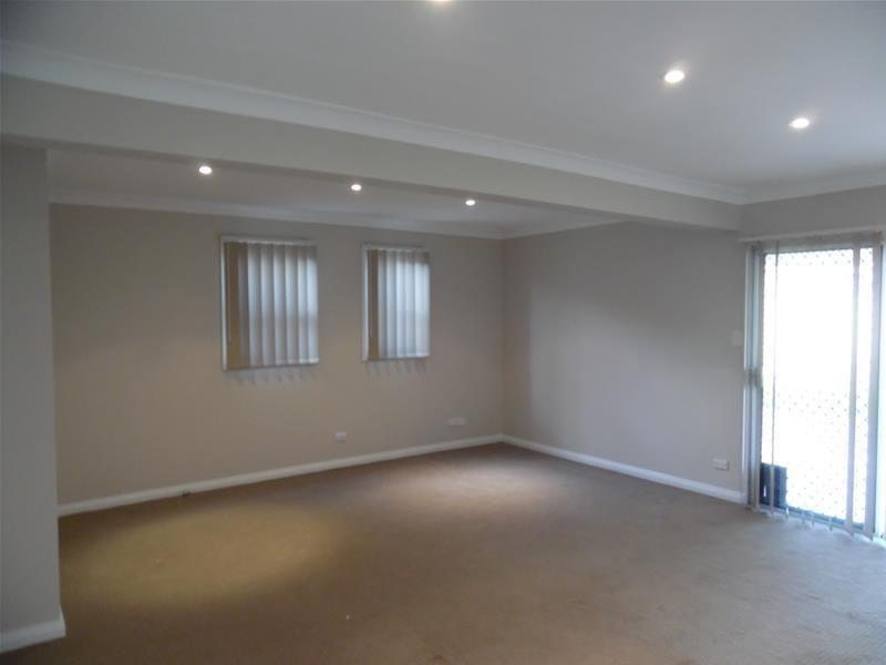 19 Deakin Street, Oak Flats NSW 2529