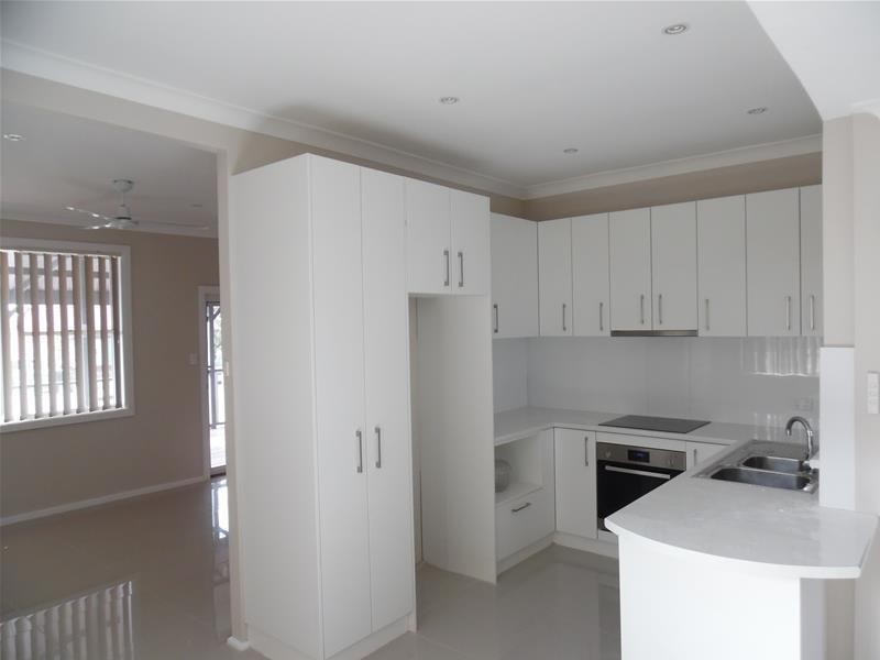 19 Deakin Street, Oak Flats NSW 2529