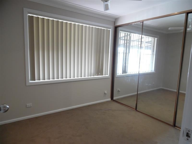 19 Deakin Street, Oak Flats NSW 2529