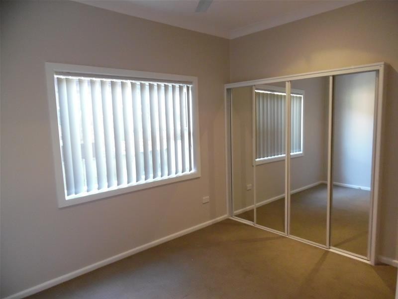 19 Deakin Street, Oak Flats NSW 2529