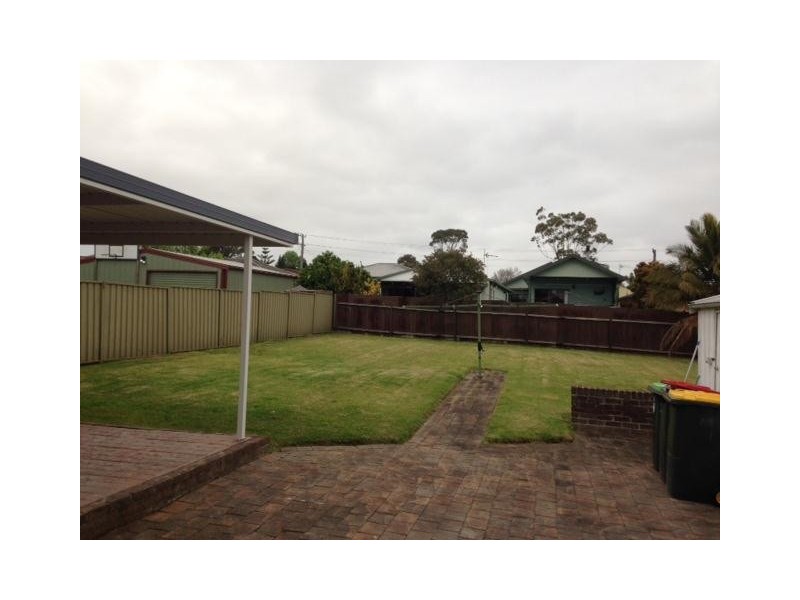 19 Deakin Street, Oak Flats NSW 2529