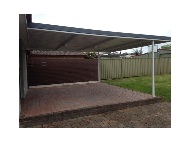 19 Deakin Street, Oak Flats NSW 2529