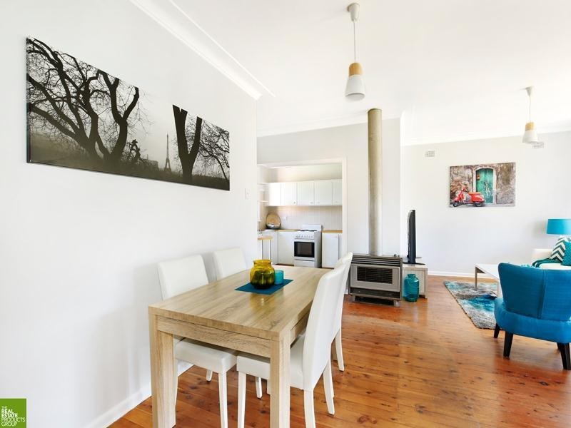 24  St Johns Avenue, Mangerton NSW 2500