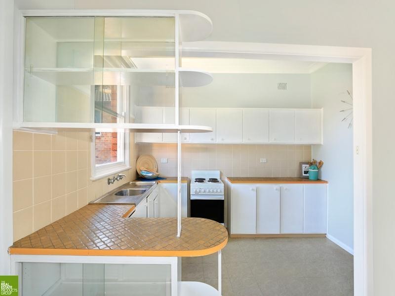 24  St Johns Avenue, Mangerton NSW 2500