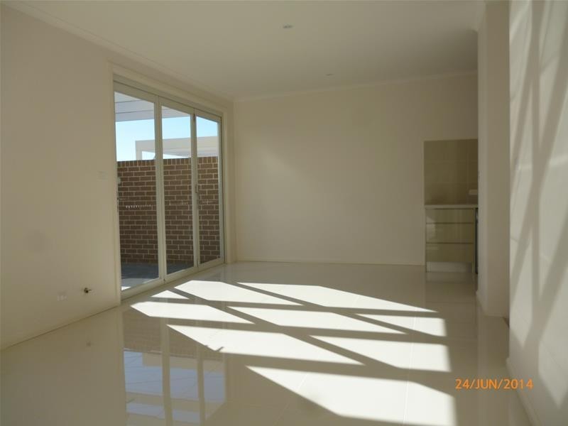 118  Shearwater Drive, Lake Heights NSW 2502