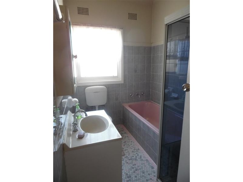 48 Heaslip Street, Coniston NSW 2500