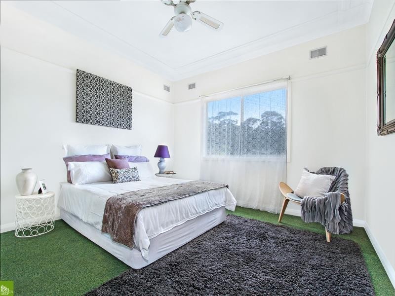 24 McArthur Parade, Mangerton NSW 2500