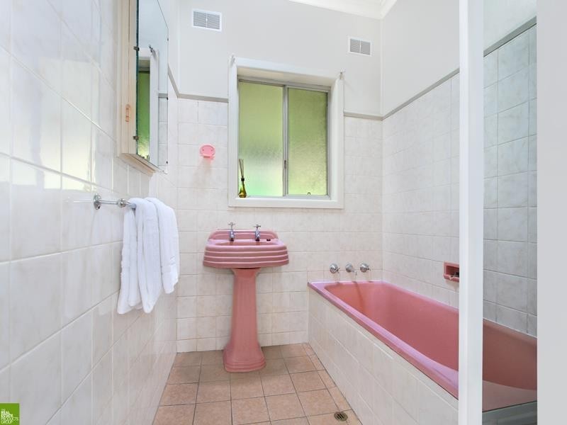 24 McArthur Parade, Mangerton NSW 2500