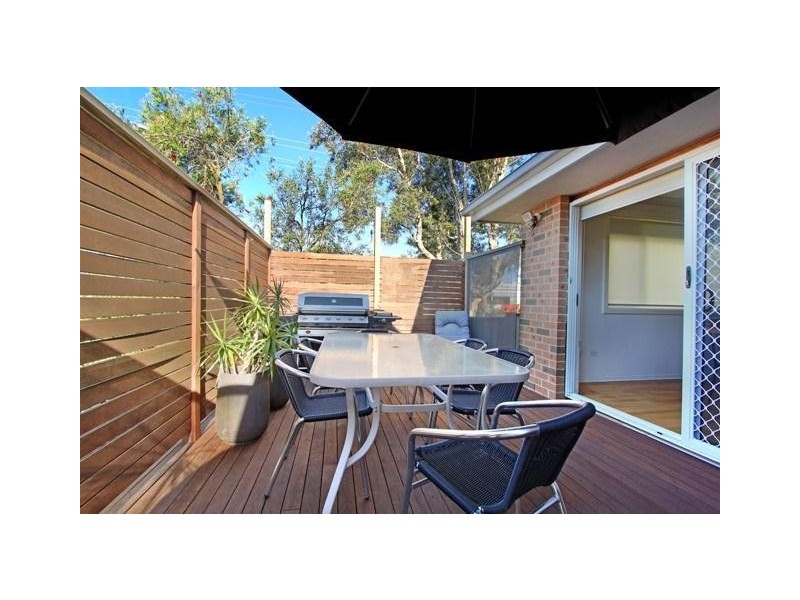 12  Hurt Parade, Unanderra NSW 2526