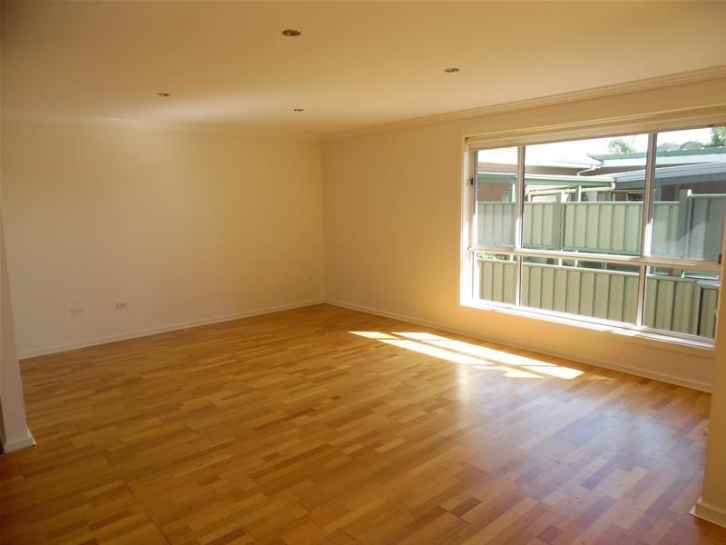 12a Hurt Parade, Unanderra NSW 2526