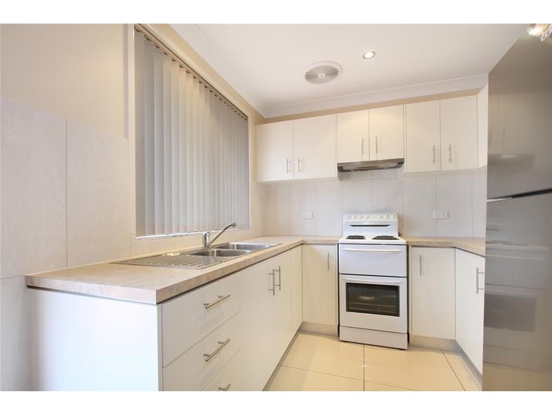 11 Newcombe Street, Berkeley NSW 2506