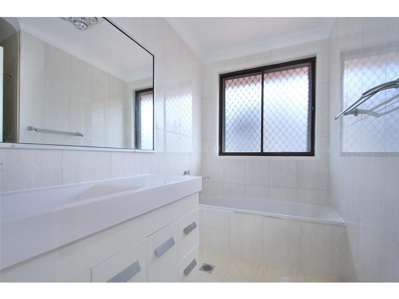 11 Newcombe Street, Berkeley NSW 2506