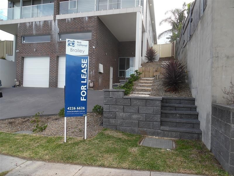 2/1 Backhouse Road, Lake Heights NSW 2502