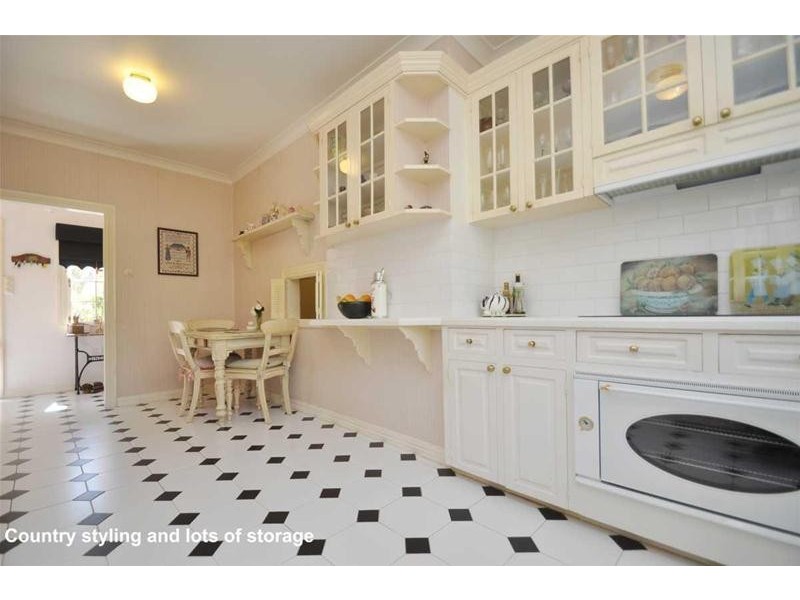 1 Cliff Way, Tamborine Mountain QLD 4272