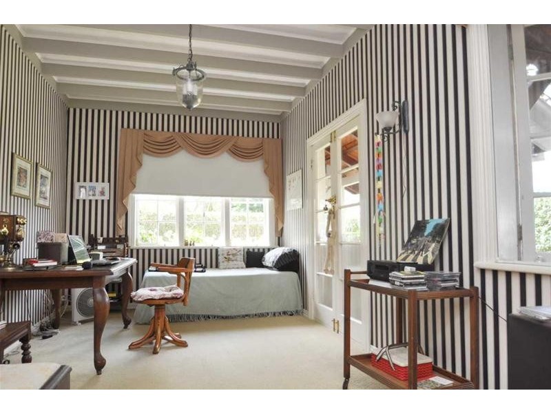 1 Cliff Way, Tamborine Mountain QLD 4272