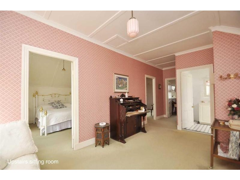 1 Cliff Way, Tamborine Mountain QLD 4272