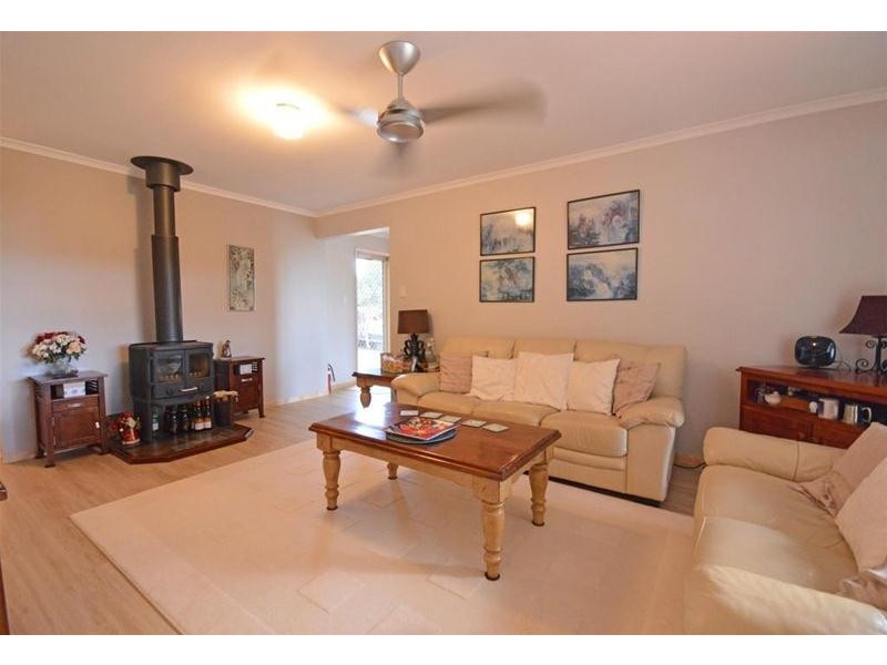 11 Lamington Parade, Tamborine Mountain QLD 4272