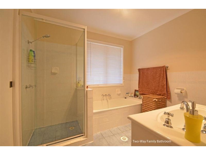 11 Lamington Parade, Tamborine Mountain QLD 4272