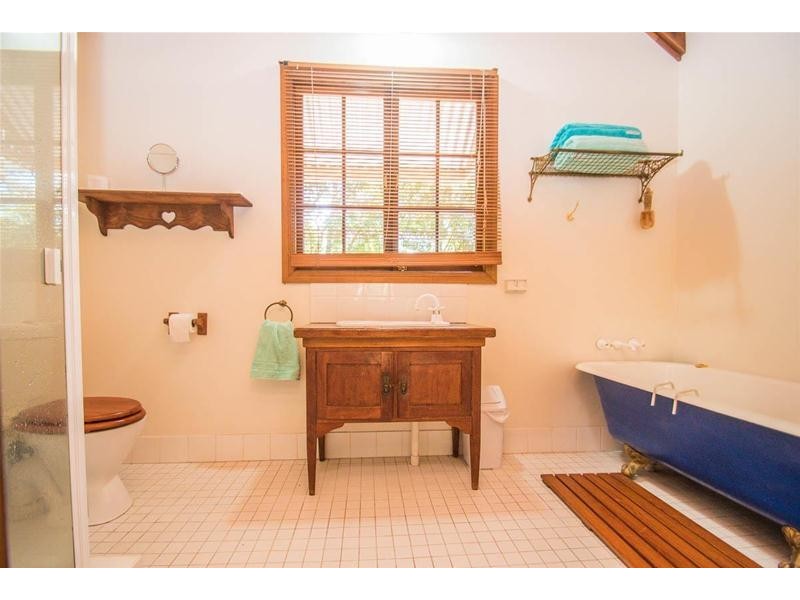 123 Contour Road, Tamborine Mountain QLD 4272