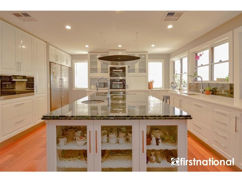 22 Paradise Drive, Tamborine Mountain QLD 4272