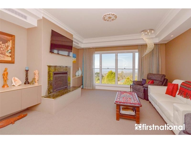 22 Paradise Drive, Tamborine Mountain QLD 4272