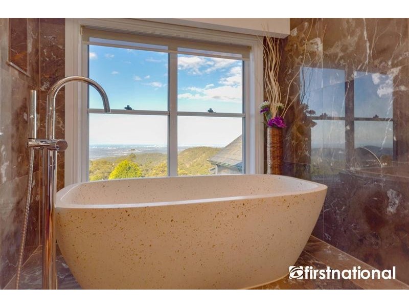 22 Paradise Drive, Tamborine Mountain QLD 4272